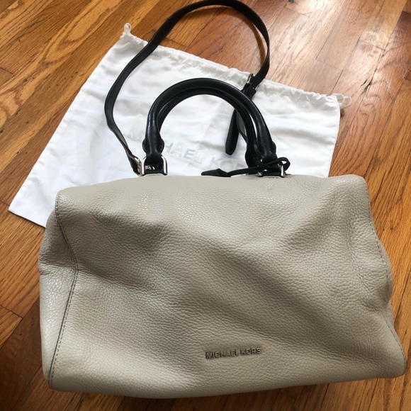 🆕Michael Kors Bag - Picture 1 of 9